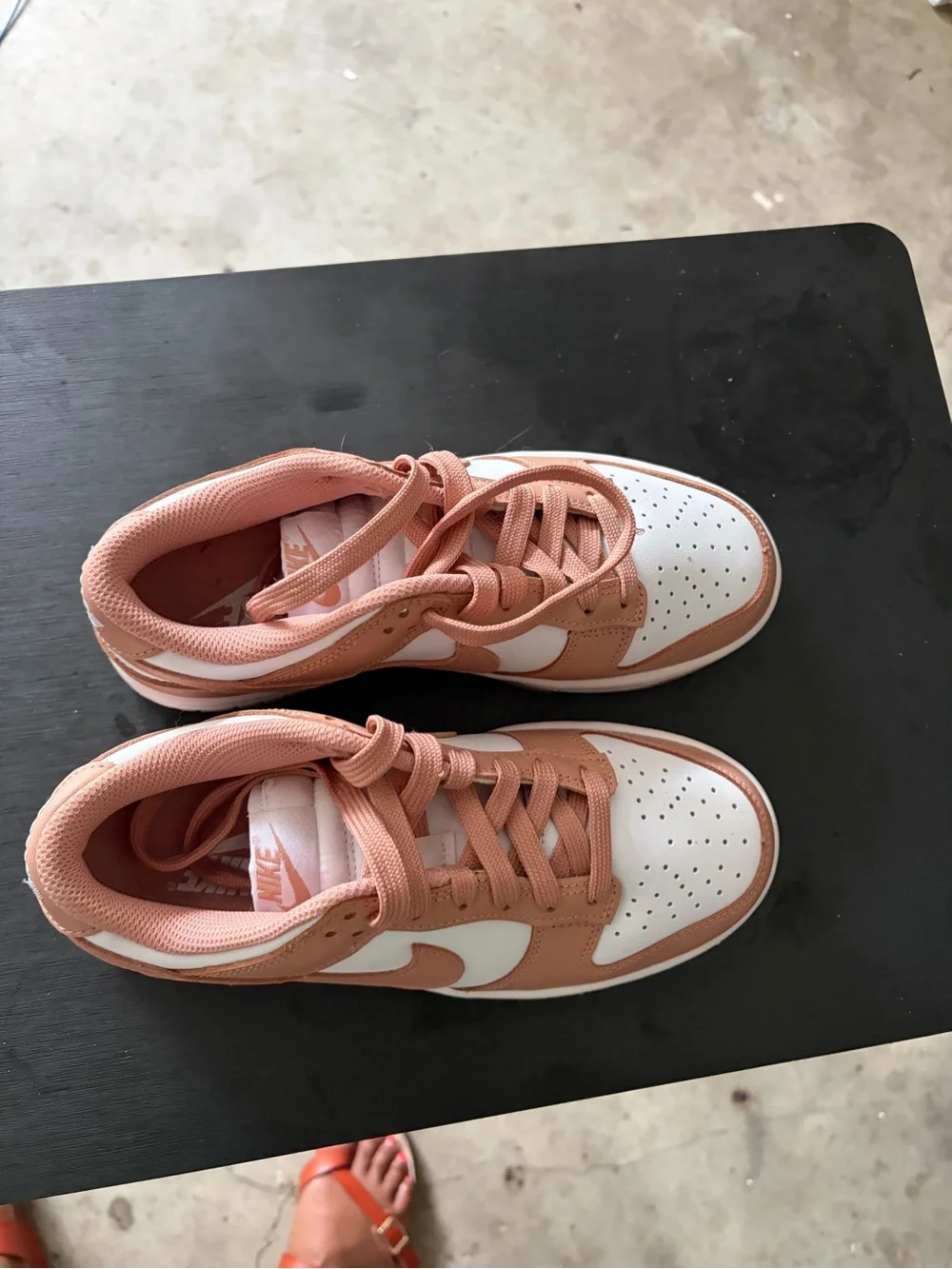 Nike Kids Low-Top Sneakers - White & Peach